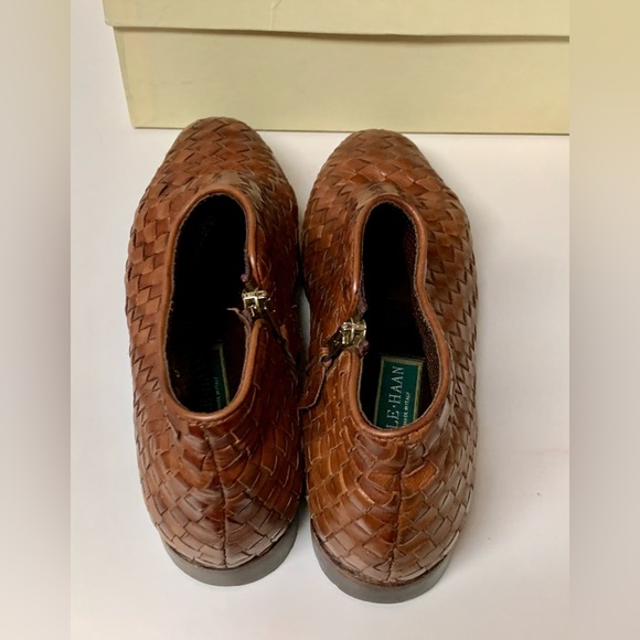Women’s 6.5 B Vintage Cole Haan Woven Leather Side Zip Ankle Boots - Picture 13 of 16